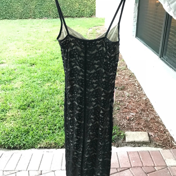 Dresses and pant outfit - Picture 4 of 8